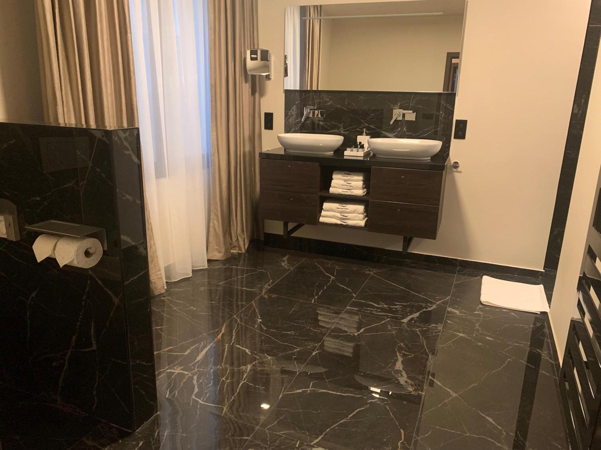 Botanique Suites Airbnb, Anvers Extérieur photo