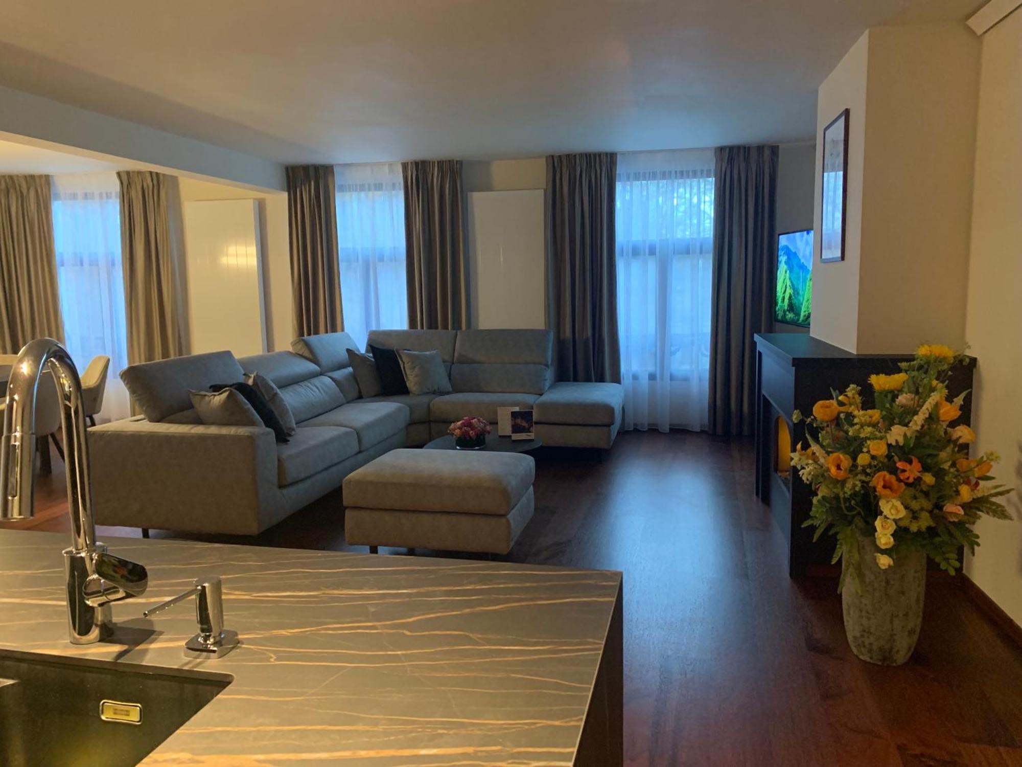 Botanique Suites Airbnb, Anvers Extérieur photo
